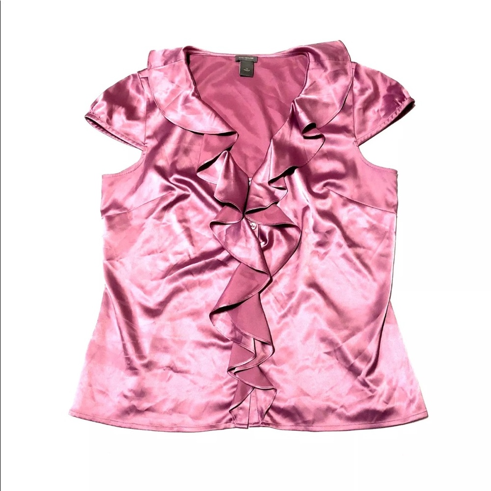 ⬇️$25 Ann Taylor silky blouse ruffle cap sleeve